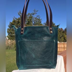 Portland Leather Goods Premium Lagoon Small Zip Tote 🏝